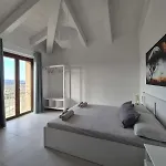 Giorgini Apartament *