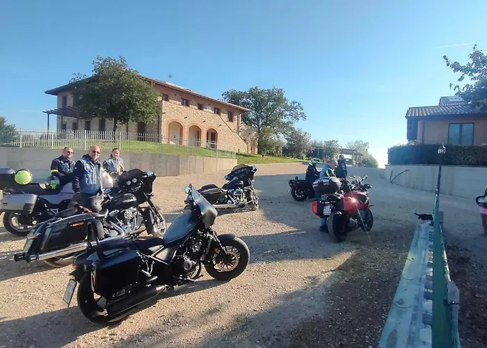 Giorgini Apartament *